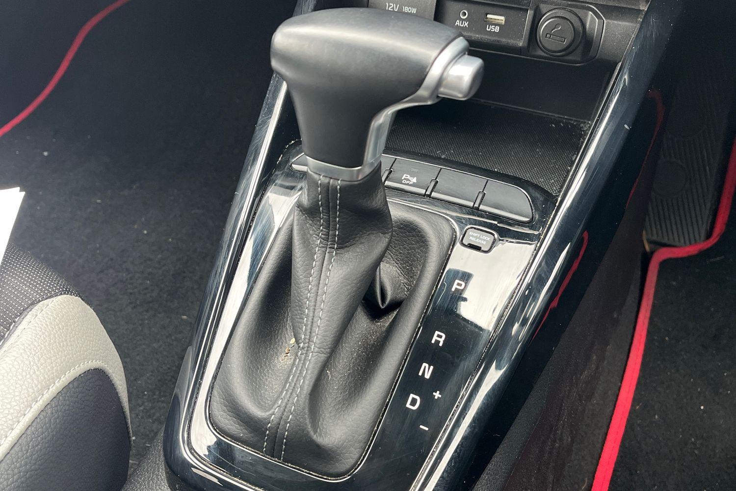 Kia STONIC Photo 25