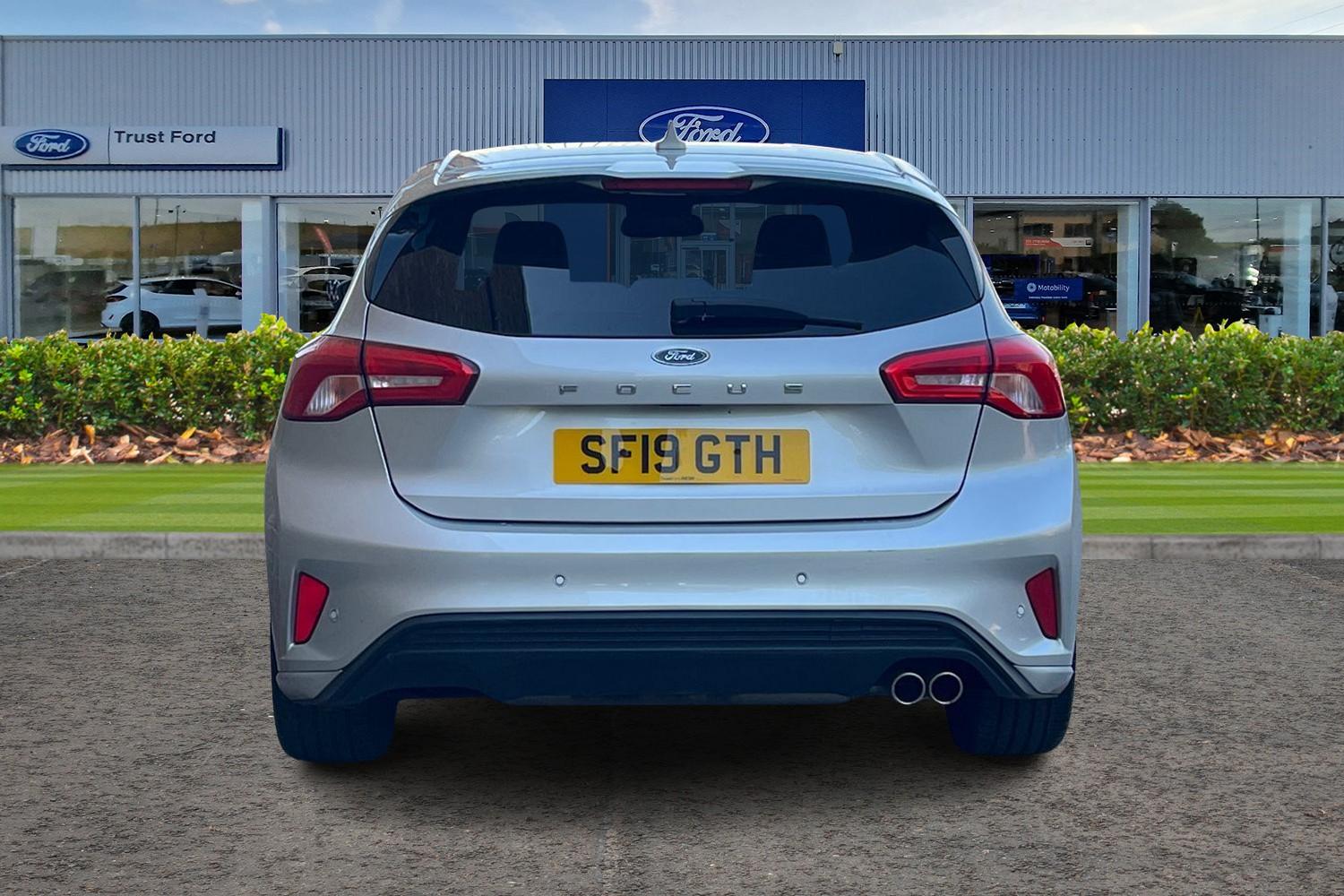 Ford Focus Photo 6