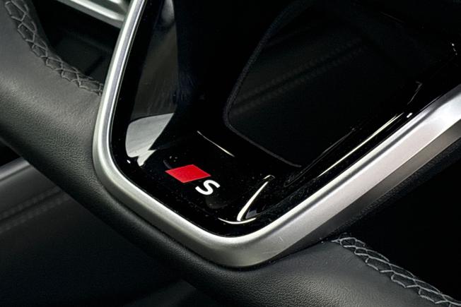 AUDI Q3 Photo 25