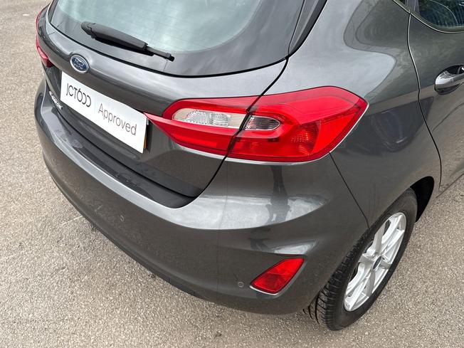 FORD Fiesta Photo 22