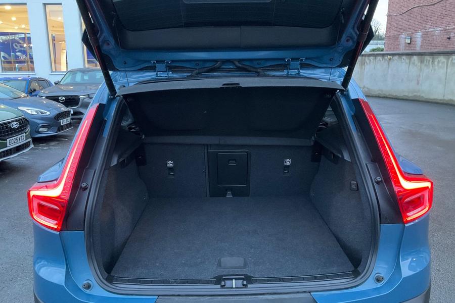 Volvo XC40 Photo autoimg-ff95be3d35a54cff4f402ba1cadaf90b1f1c66aa.jpg