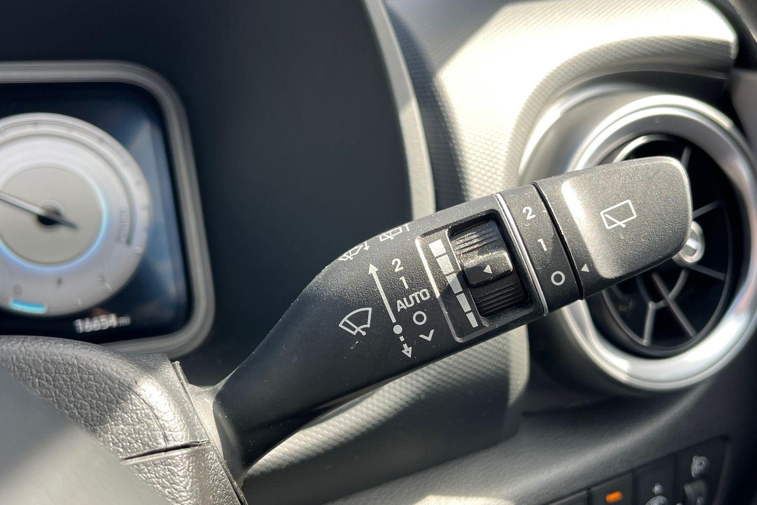 Hyundai KONA Photo 14