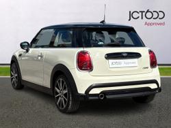 MINI Hatch Photo 3