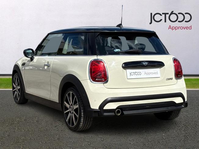 MINI Hatch Photo 3
