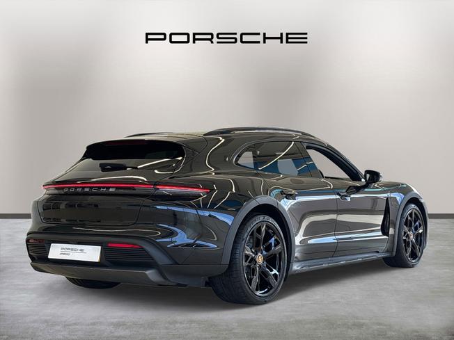PORSCHE Taycan Photo 7