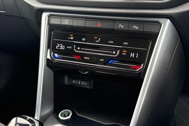 VOLKSWAGEN T-Roc Photo 25