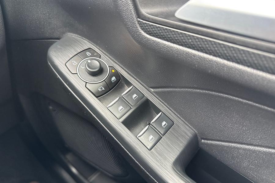 Ford KUGA Photo autoimg-ffa9824c3c925819ca561759955ada29f1123734.jpg
