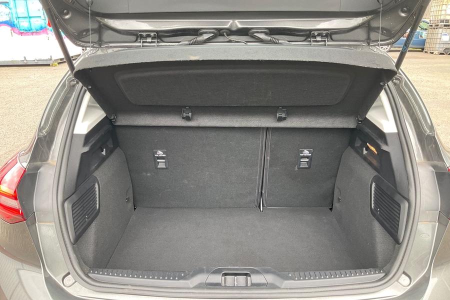 Ford Focus Photo autoimg-ffa9965e29a55d6e8a0541ab4a5300bb39f2b9cb.jpg