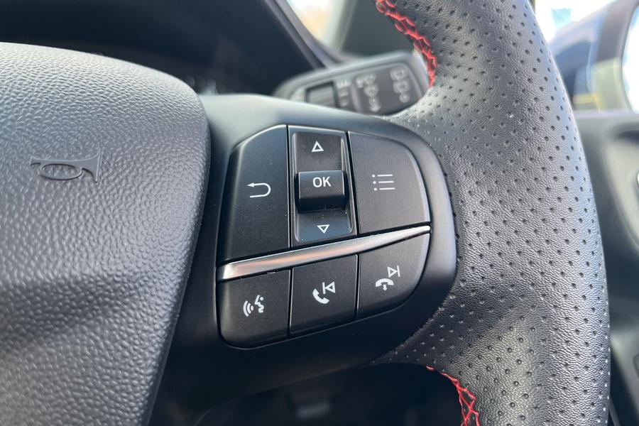 Ford FIESTA Photo autoimg-ffac61d3a7e7949b627a9031dced424ccaee3518.jpg