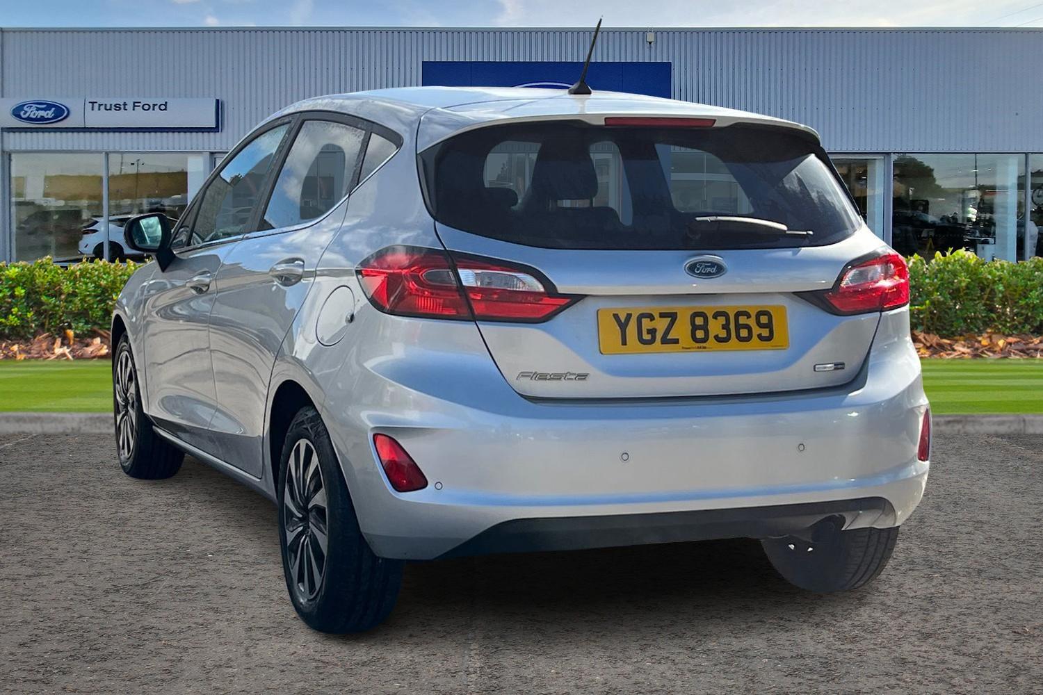 Ford FIESTA Photo 1