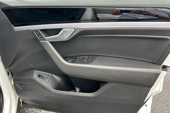 VOLKSWAGEN Touareg Photo 31
