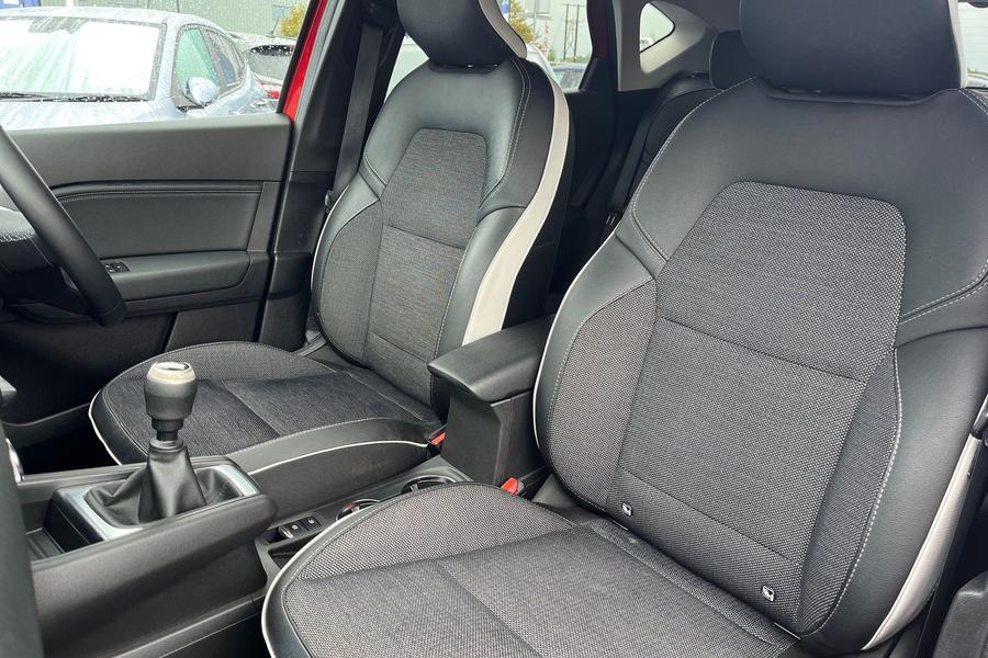 Renault CAPTUR Photo autoimg-ffb121d9e033d662864f3b08383f0ec965e40c3c.jpg