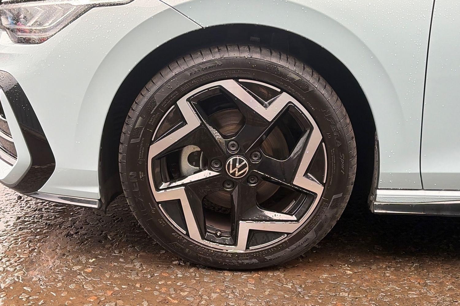 Volkswagen GOLF Photo 7