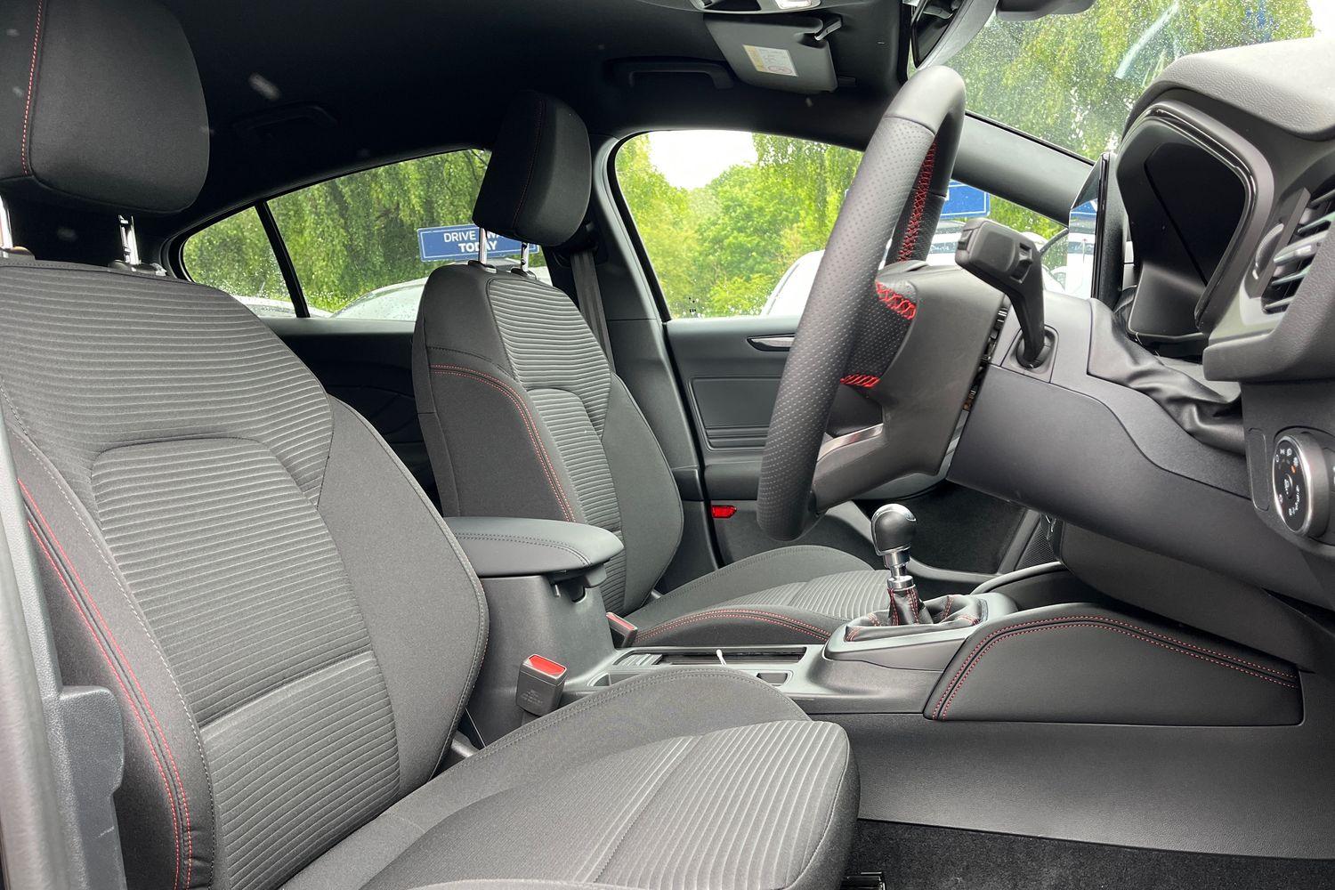 Ford Focus Photo 16