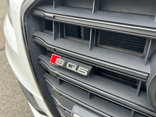 Audi SQ5 Photo autoimg-ffb5eceb7212373624ec7ddb4928fe72d770af64.jpg