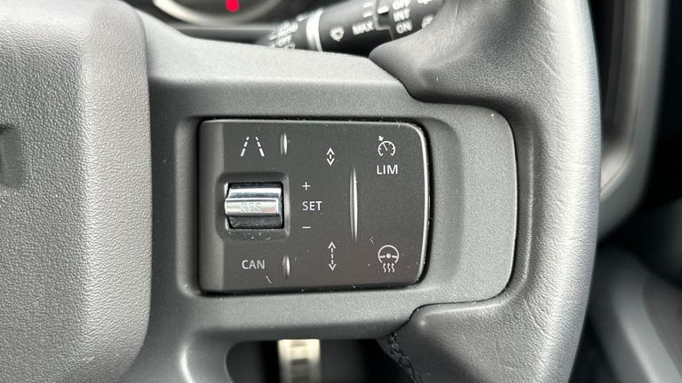 Used Land Rover Defender SD23CCY 31