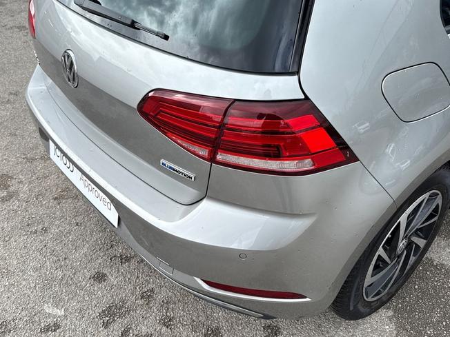 Volkswagen Golf Photo 22