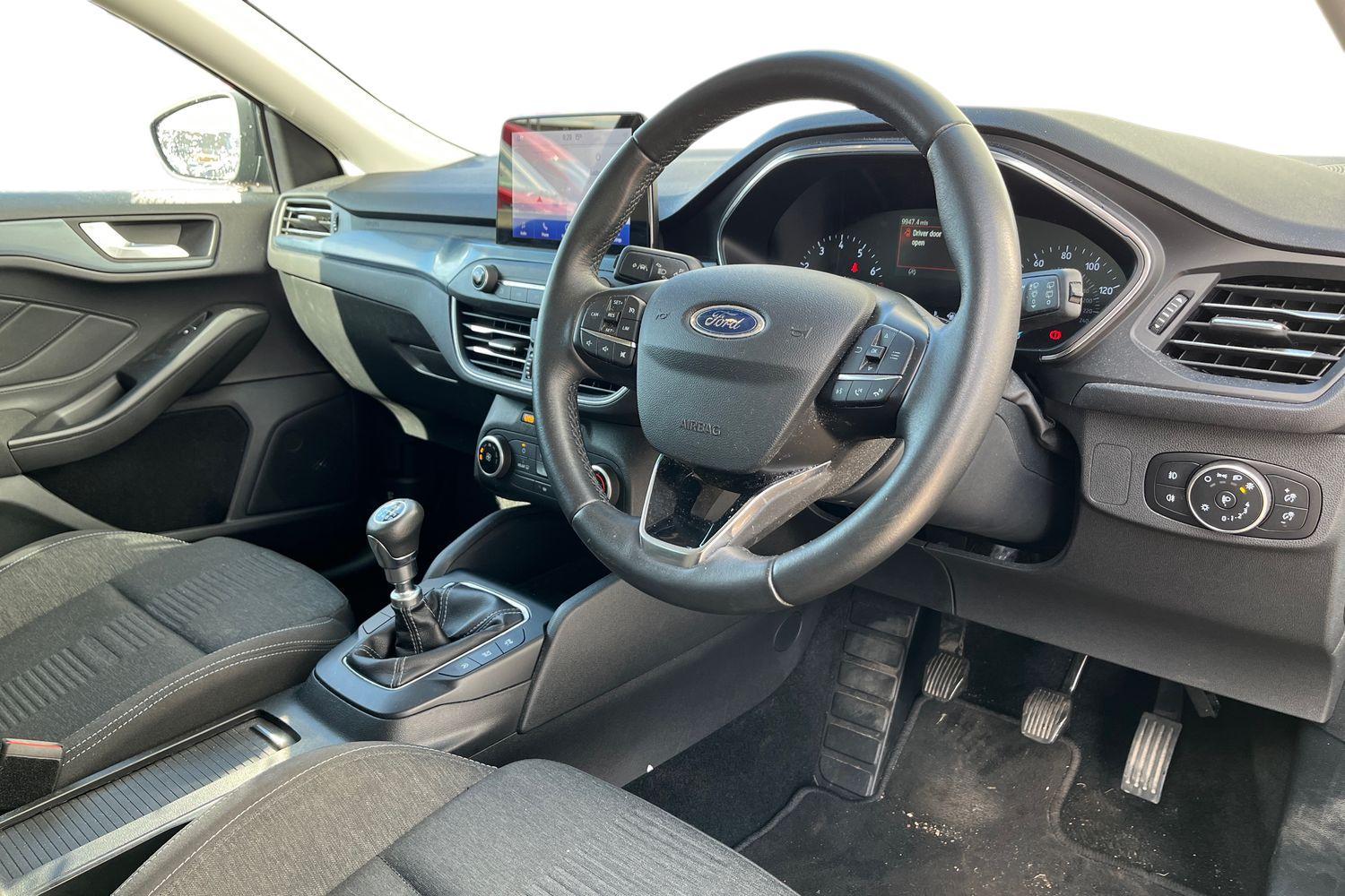 Ford FOCUS Photo 8