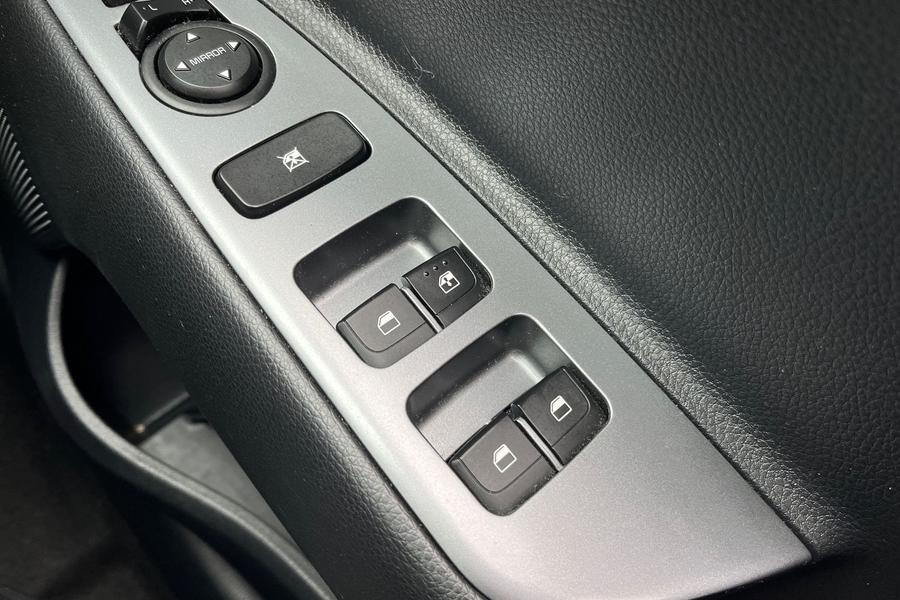 Kia STONIC Photo autoimg-ffbaf7ff86630f177fb33ef4c06f8bc76714b379.jpg