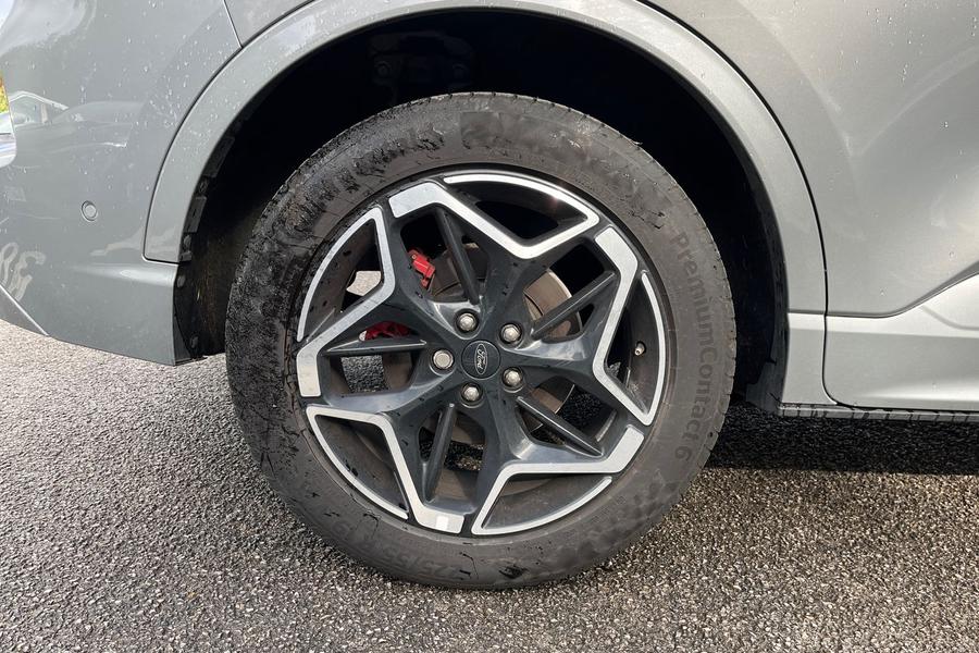 Ford Kuga Photo autoimg-ffc053ec36ffa3c6691211463a674ae40baa8410.jpg