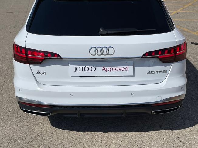 AUDI A4 Avant Photo 25