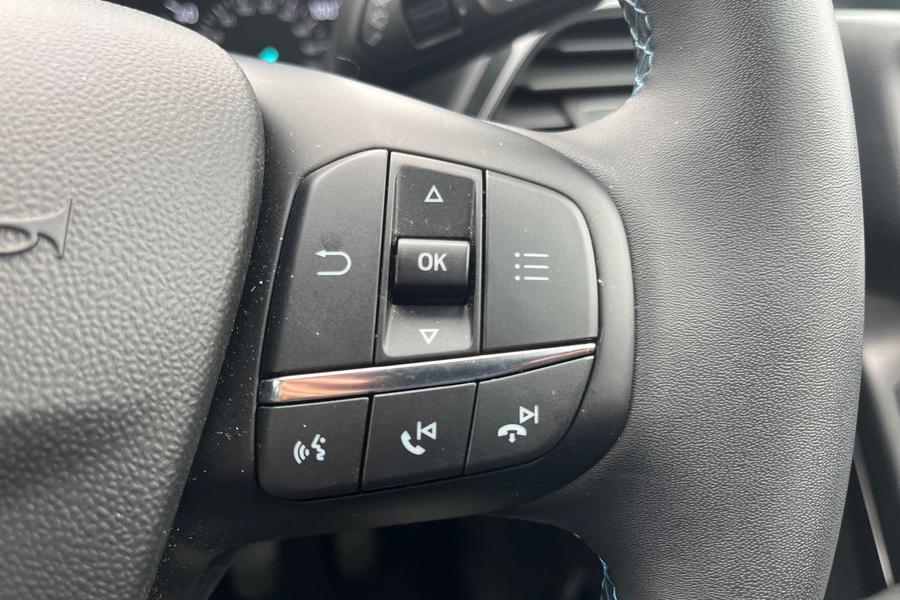 Ford FIESTA Photo autoimg-ffc8aaecc7fba6a16a9d4c3eecc208484a1ec1b7.jpg