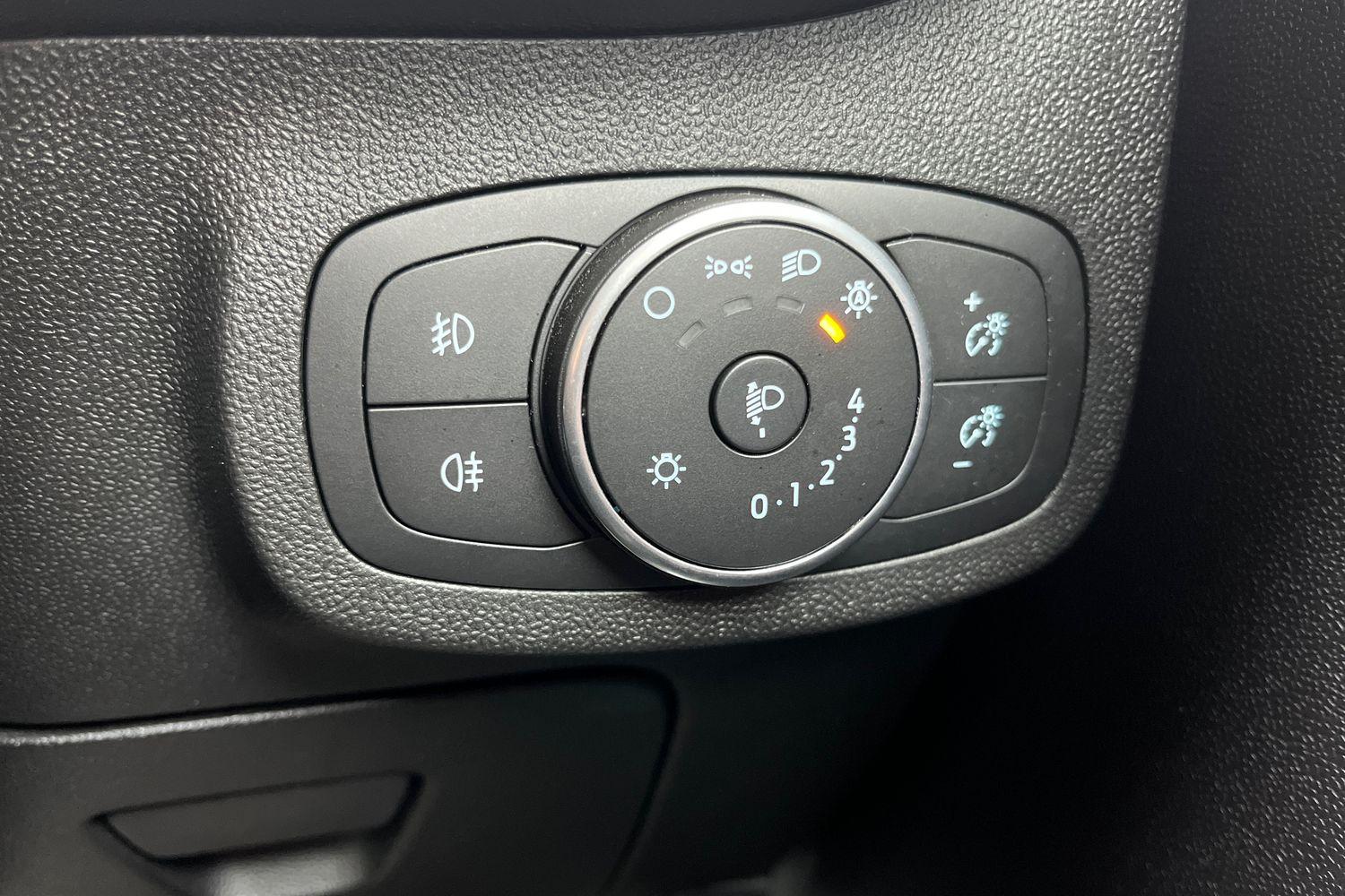 Ford Fiesta Photo 22