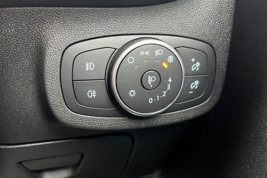 Ford Fiesta Photo autoimg-ffcc8de305f16cae74792f3b87faea1d7000e5aa.jpg