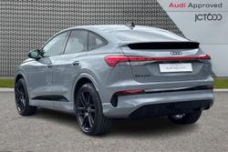 AUDI Q4 e-tron Photo 3
