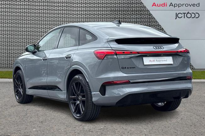 AUDI Q4 e-tron Photo 3