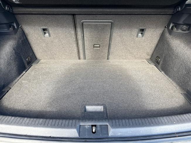 VOLKSWAGEN Golf Photo 12