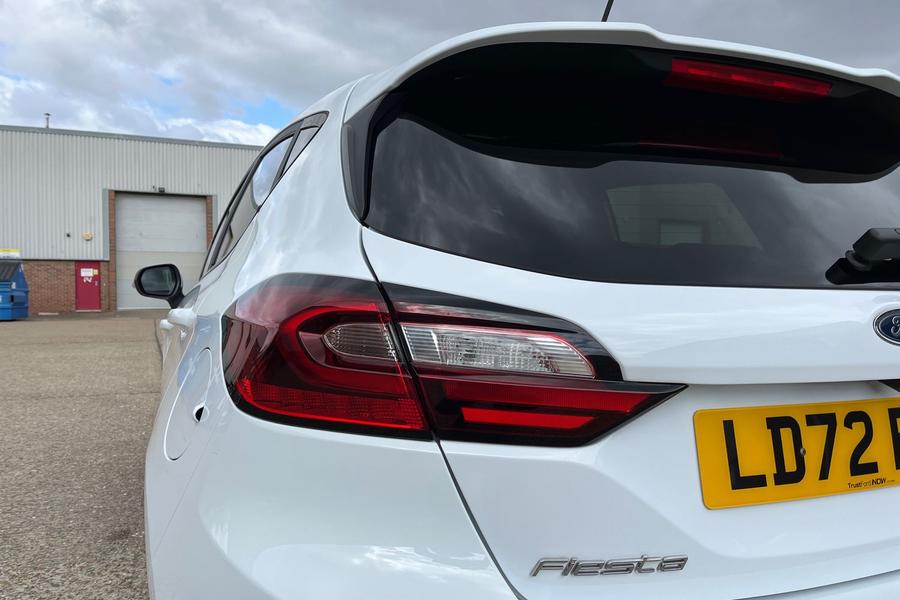 Ford Fiesta Photo autoimg-ffd15359ea0a72abfa846bb882e7a2352d1896d7.jpg
