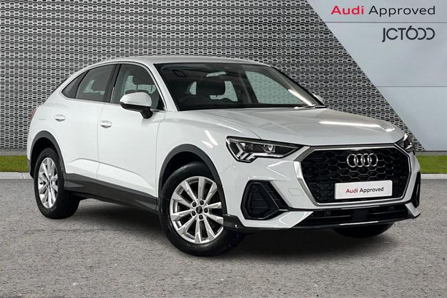 AUDI Q3 Photo 1