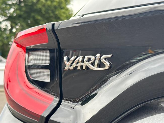 TOYOTA Yaris Photo 31