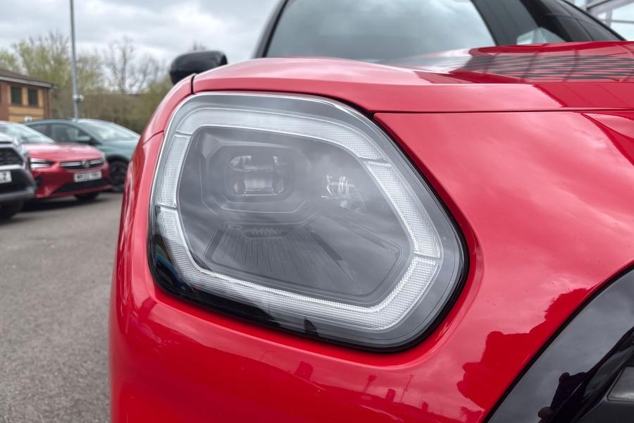 MINI Countryman Photo autoimg-ffdc2fe8e7272439ad06aa55bc237df424694092.jpg
