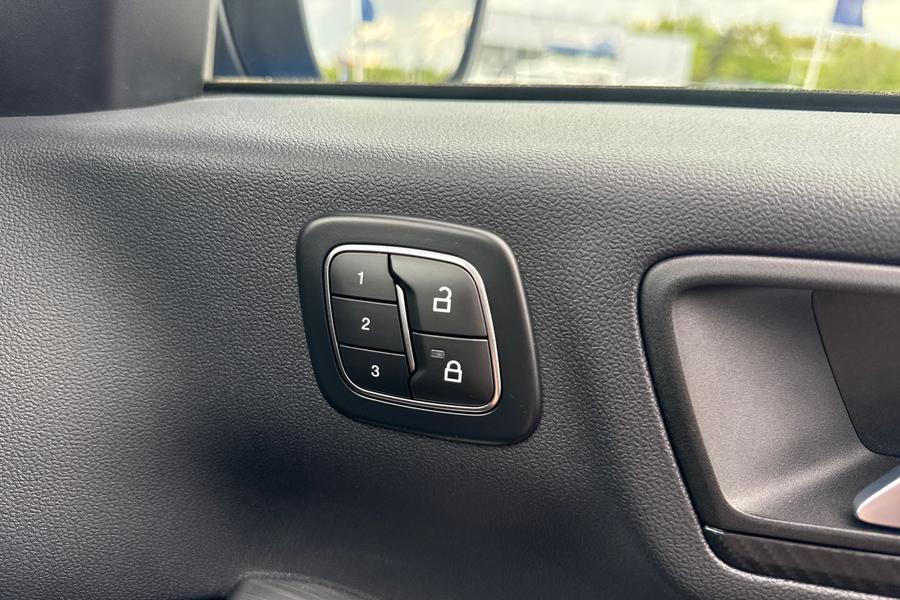 Ford KUGA Photo autoimg-ffddd417fc8366dd405ac34e70a7b5aa2a704242.jpg