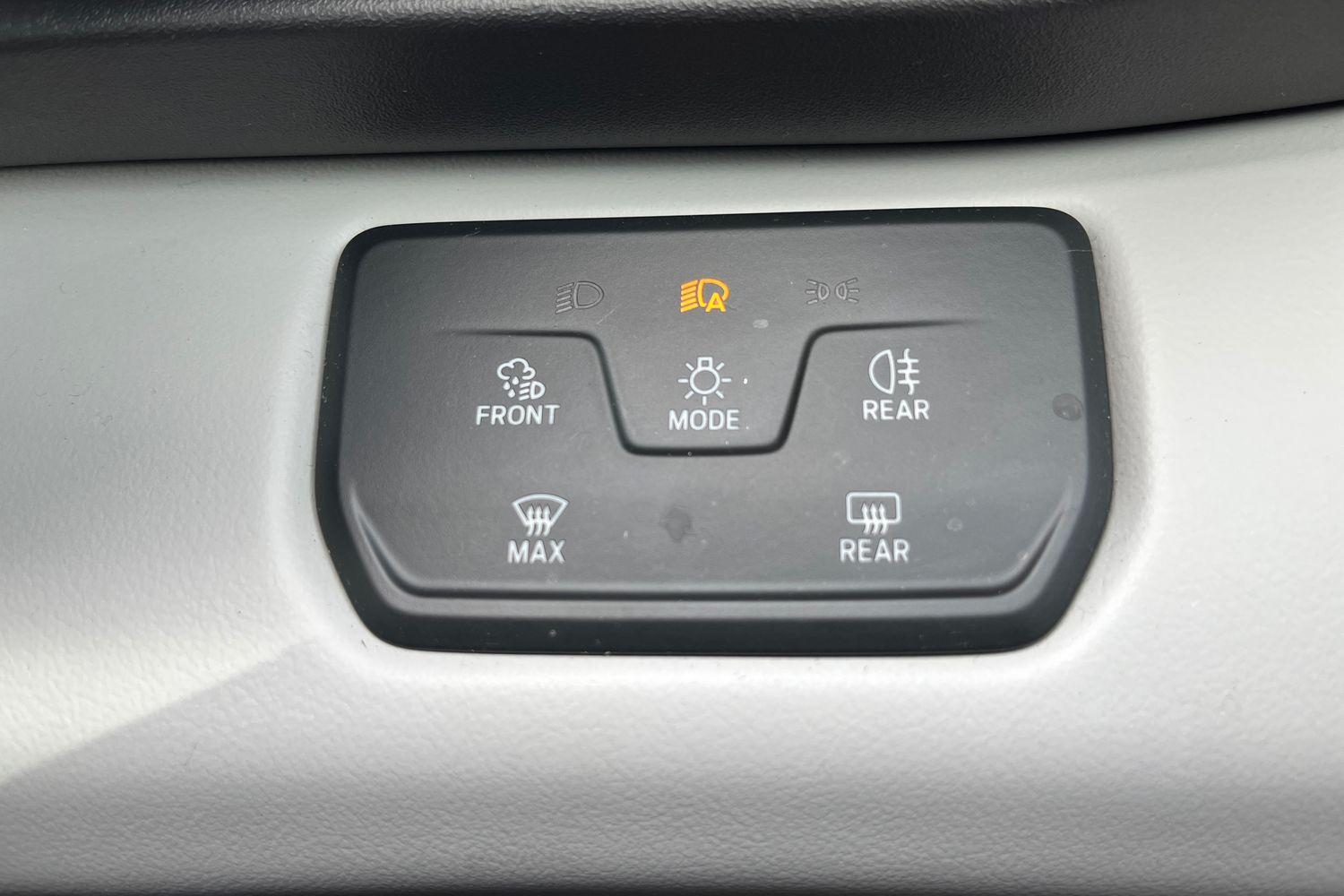 Ford Explorer Photo 26