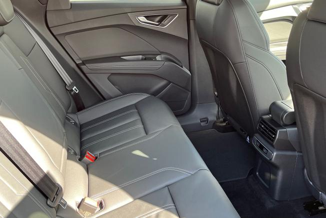 Audi Q4 e-tron Photo 43