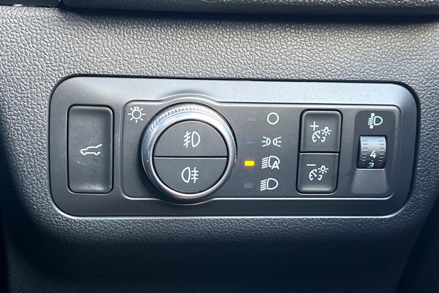 Ford KUGA Photo autoimg-ffe1ff5014cfa4505e3e2ad910c1b41173a6b3e4.jpg