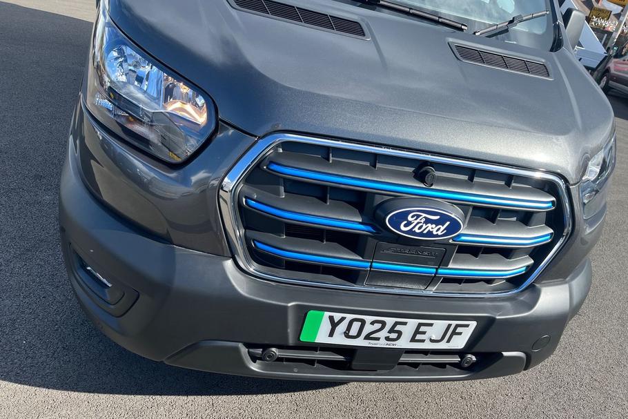 Used Ford E-TRANSIT YO25EJF 40