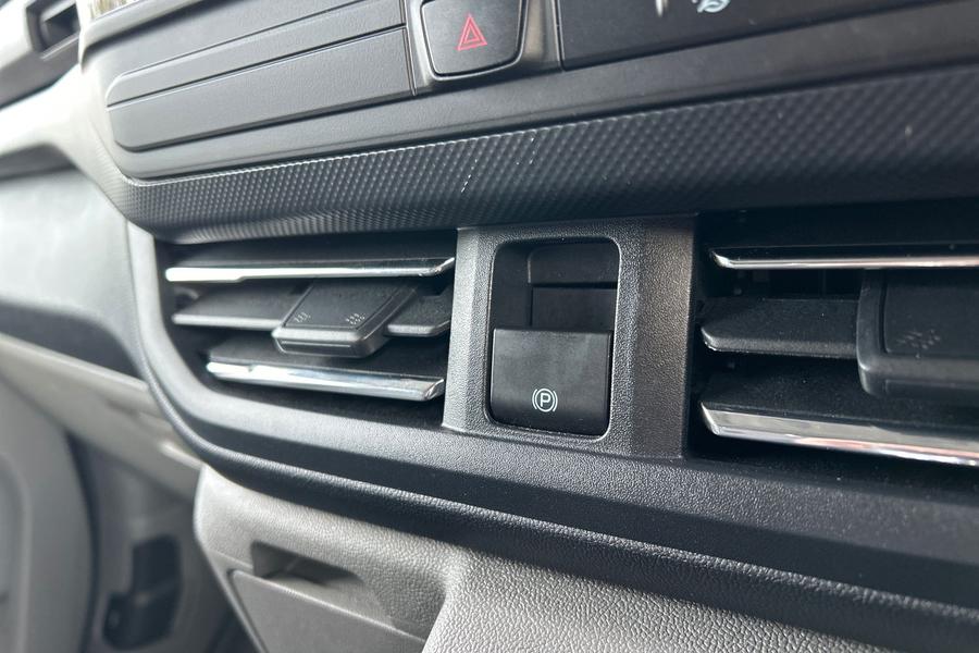 Ford TRANSIT CUSTOM Photo autoimg-ffe2e9ae6dbc58f2c67e1e4db219f367eab6cf35.jpg