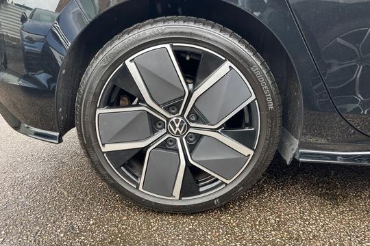 Volkswagen Golf Photo autoimg-ffe4c7105376c7bb9670526ee6c035916d92bc45.jpg