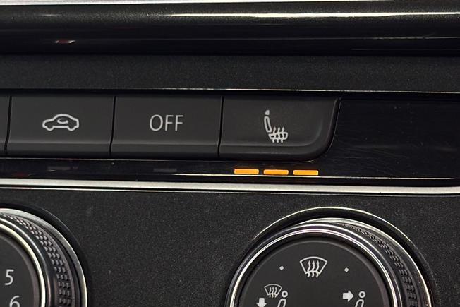 VOLKSWAGEN Golf Photo 25