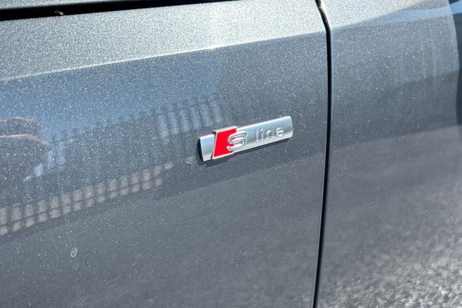 AUDI A4 Photo 36