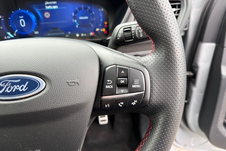 Ford Kuga Photo autoimg-fff049a509daebe3fbd01c23d4a2909214db6cd0.jpg