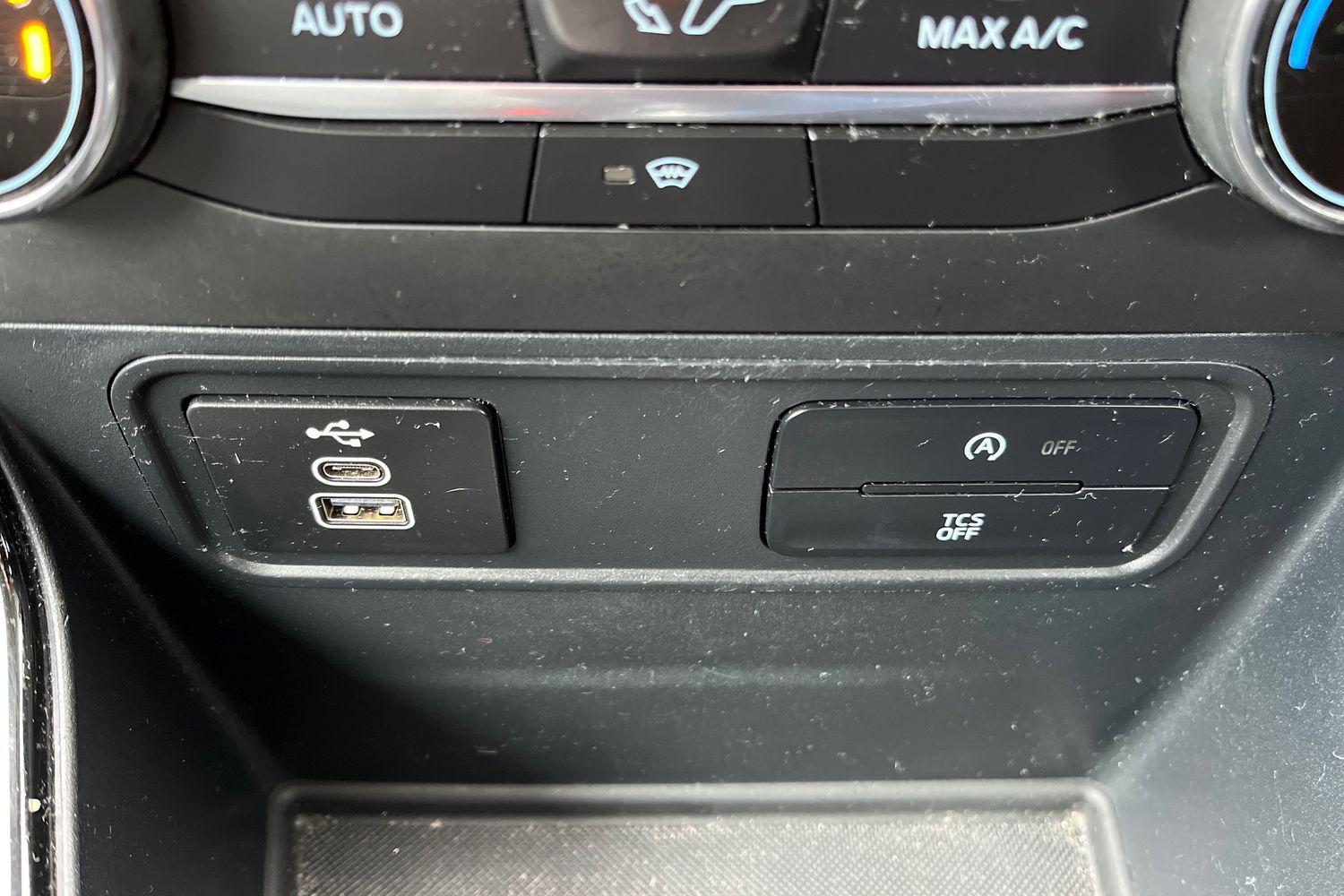 Ford ECOSPORT Photo 34
