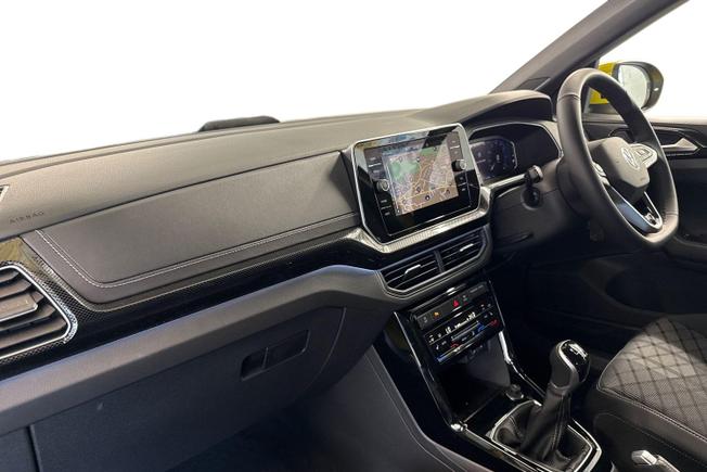 VOLKSWAGEN T-Cross Photo 2
