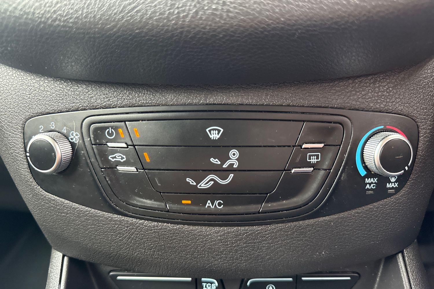 Ford TRANSIT COURIER Photo 27