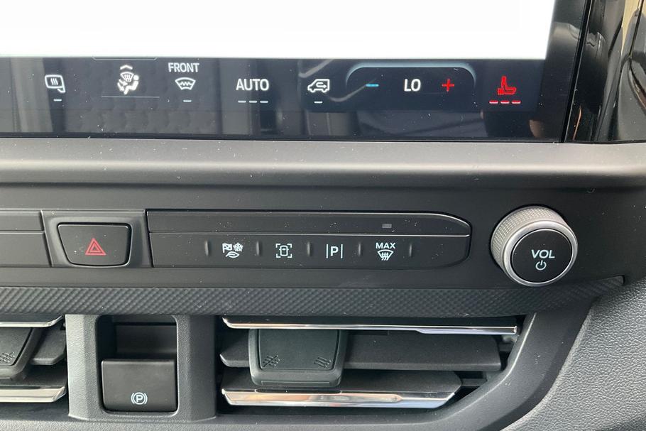 Used Ford TRANSIT CUSTOM KMZ9877 26