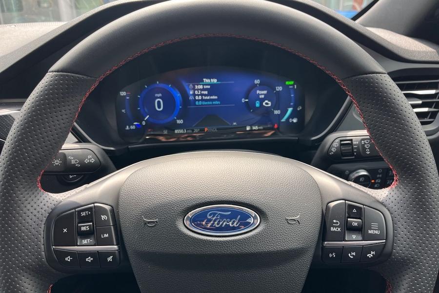 Ford Kuga Photo autoimg-fff9ee0e307207db180ab6bac3e3d20bc1433101.jpg